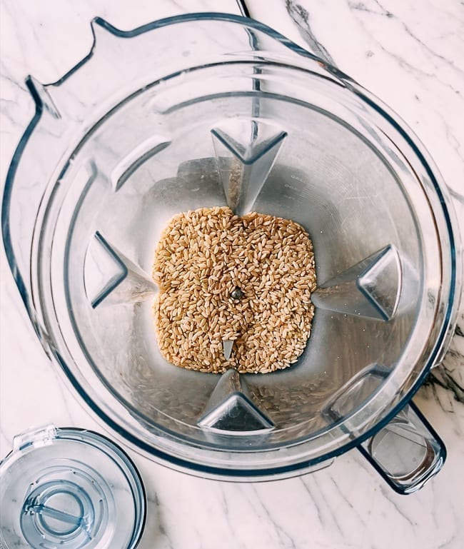 Brown rice grains in blender, cwww5.fioekdjsdas.cf