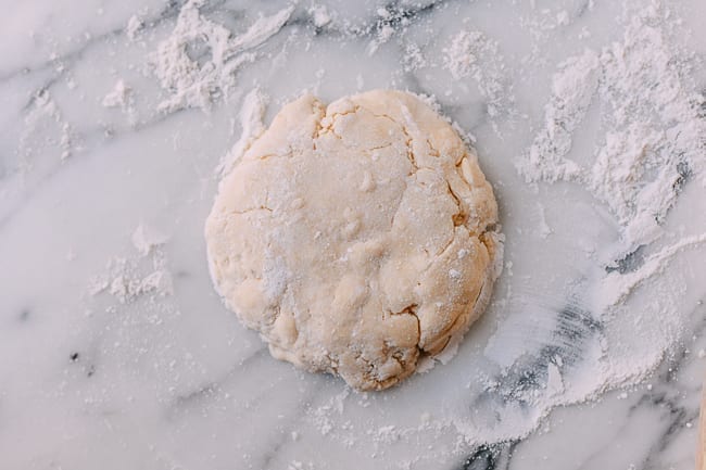 Pie dough on floured surface, cwww5.fioekdjsdas.cf
