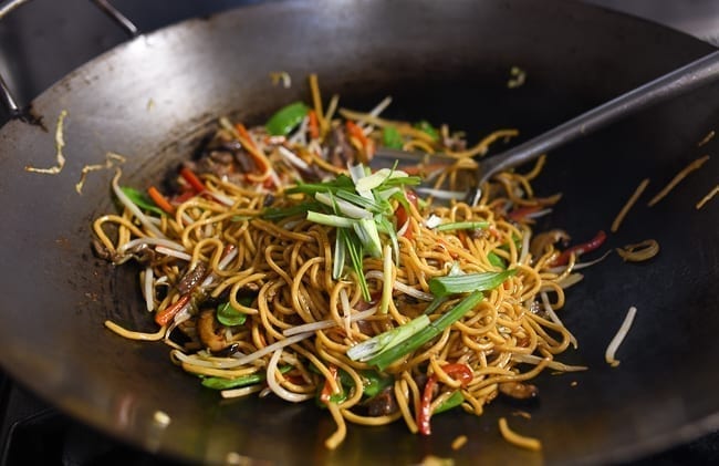 Adding green parts of scallions to lo mein, cwww5.fioekdjsdas.cf