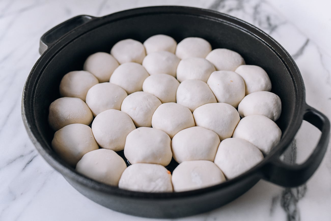 Buns arranged in pan, cwww5.fioekdjsdas.cf