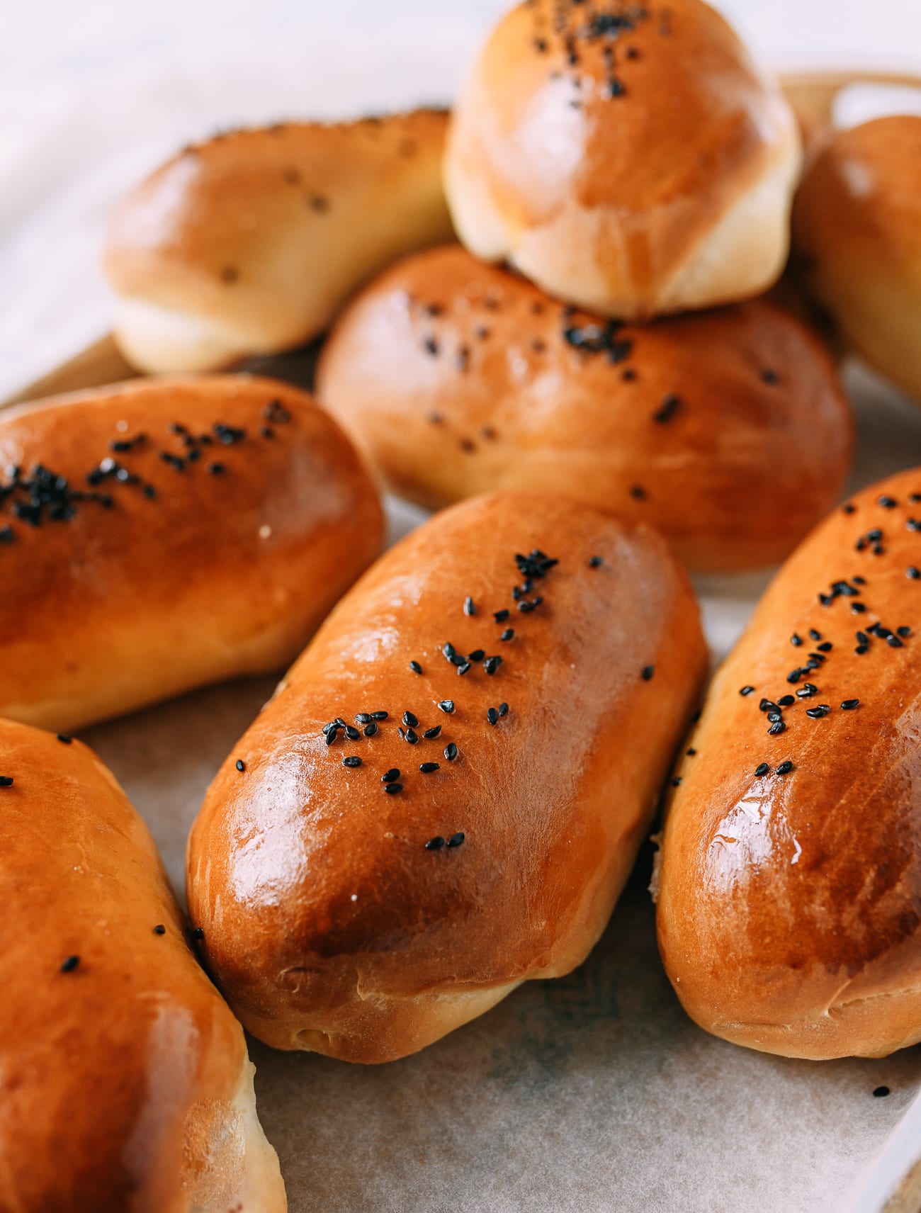 Baked ube buns