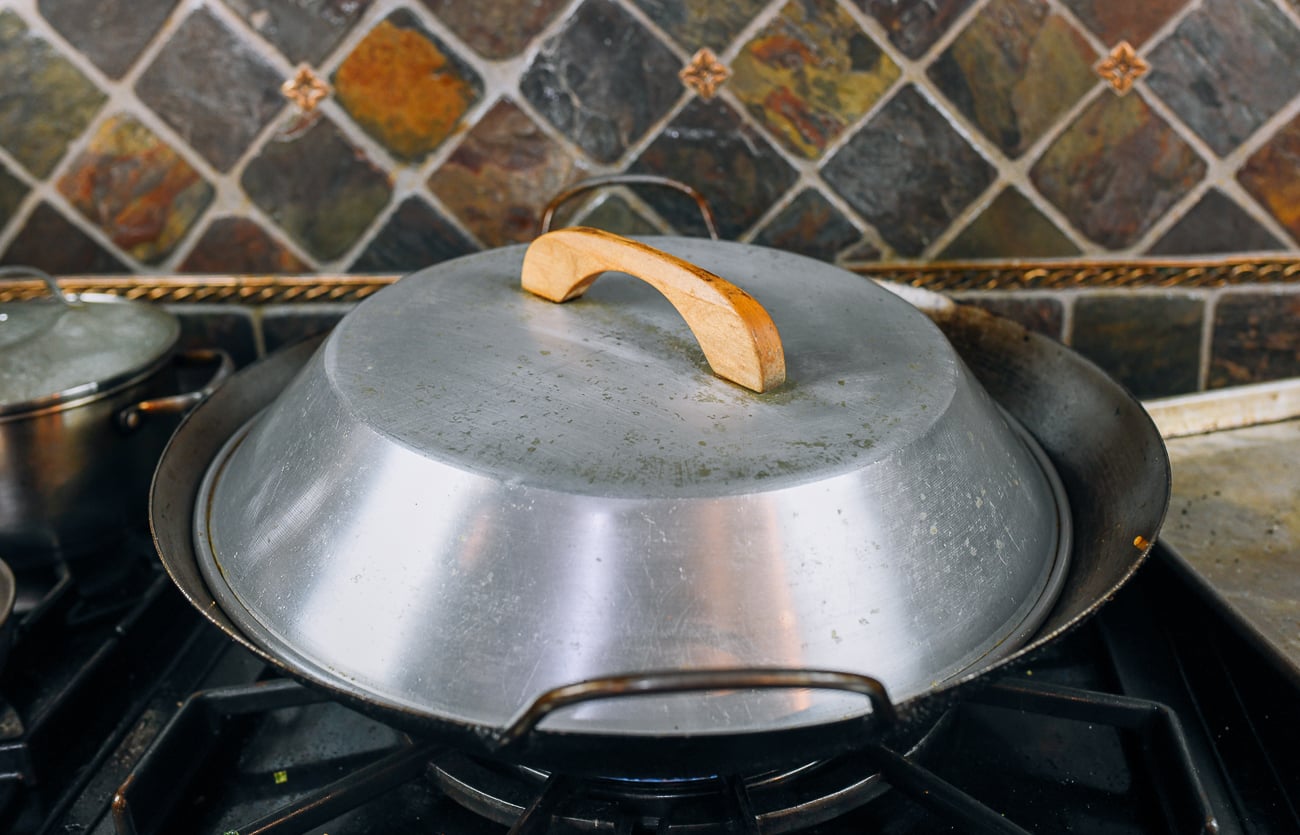 covered wok
