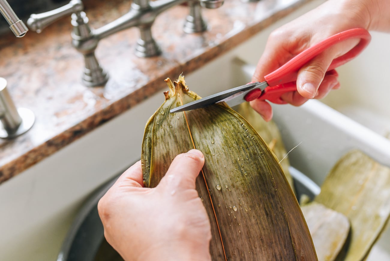 trimming base of reed leaves